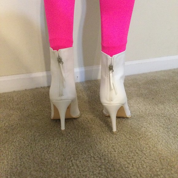 SIZE 9 RHINESTONE TRIMMED ANKLE BOOTS - Picture 3 of 7